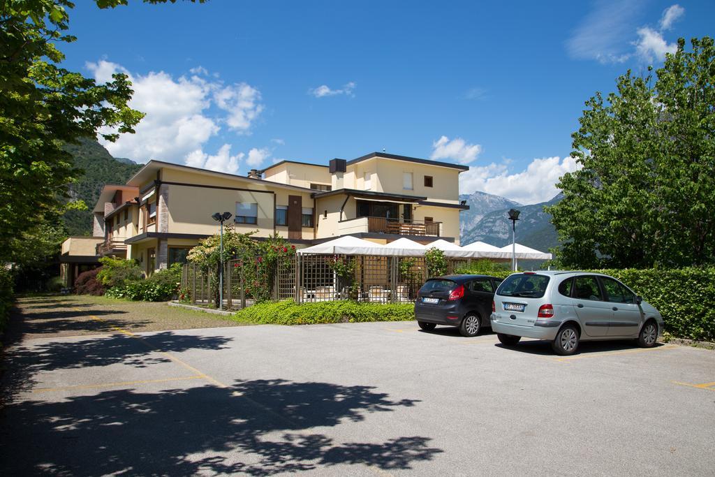 Albergo Benito Ponte nell'Alpi Exterior photo