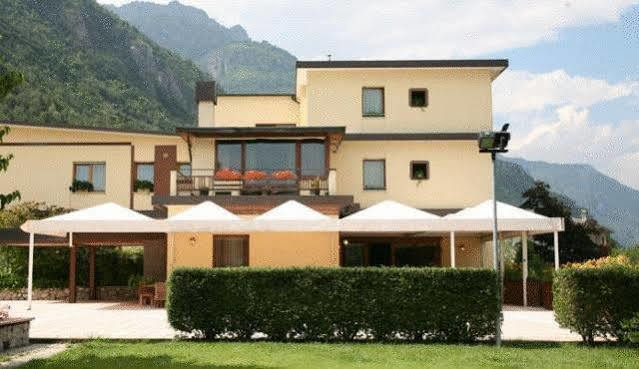 Albergo Benito Ponte nell'Alpi Exterior photo